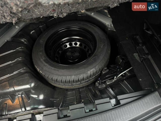 Черный Рено Меган, объемом двигателя 1.5 л и пробегом 238 тыс. км за 9200 $, фото 39 на Automoto.ua