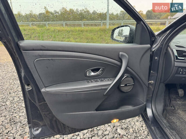 Черный Рено Меган, объемом двигателя 1.5 л и пробегом 280 тыс. км за 8600 $, фото 49 на Automoto.ua