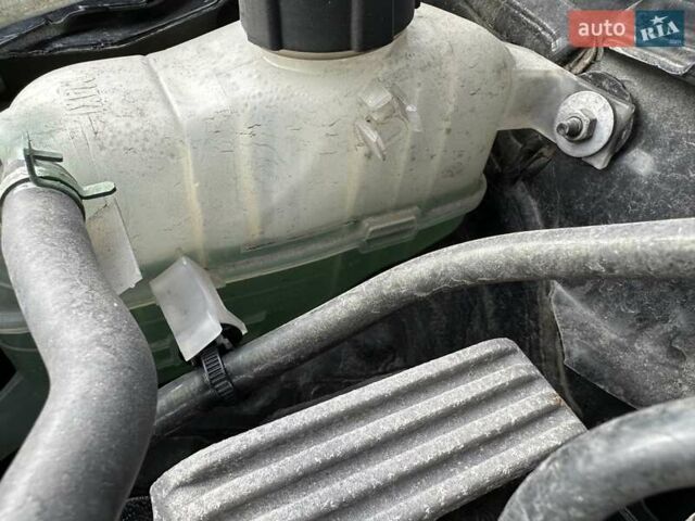 Черный Рено Меган, объемом двигателя 1.6 л и пробегом 198 тыс. км за 9200 $, фото 87 на Automoto.ua