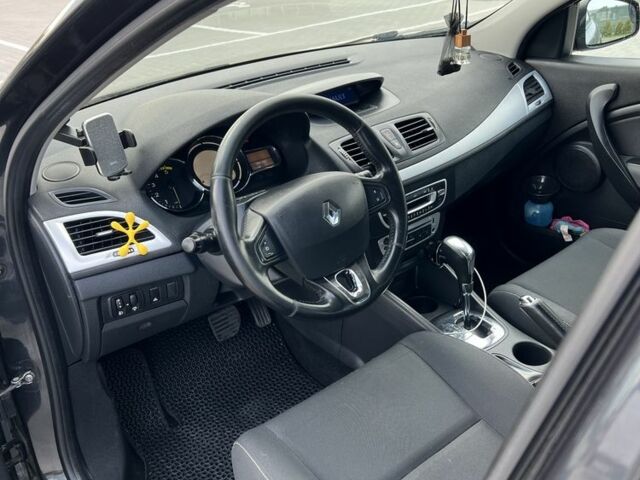 Черный Рено Меган, объемом двигателя 1.5 л и пробегом 280 тыс. км за 8800 $, фото 6 на Automoto.ua