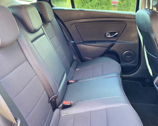 Черный Рено Меган, объемом двигателя 1.5 л и пробегом 230 тыс. км за 10480 $, фото 30 на Automoto.ua