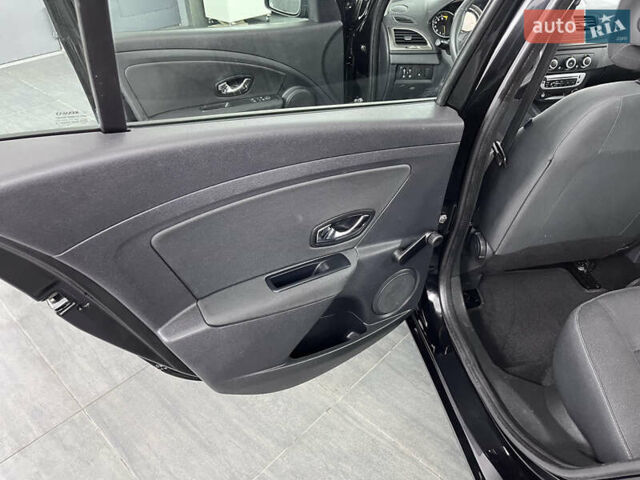 Чорний Рено Меган, об'ємом двигуна 1.6 л та пробігом 128 тис. км за 8900 $, фото 56 на Automoto.ua