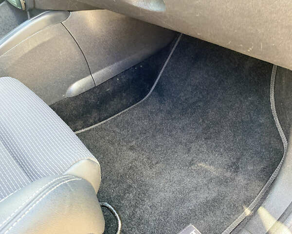 Черный Рено Меган, объемом двигателя 1.5 л и пробегом 230 тыс. км за 10480 $, фото 33 на Automoto.ua