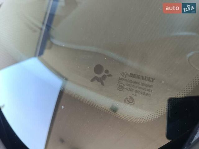 Рено Меган 2014 в Ровно на Automoto.ua Черный Рено Меган, объемом двигателя 1.5 л и пробегом 164 тыс. км за 9400 $, фото 10 на Automoto.ua