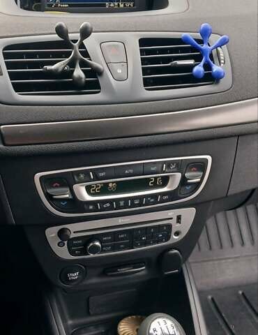 Черный Рено Меган, объемом двигателя 1.5 л и пробегом 282 тыс. км за 8500 $, фото 19 на Automoto.ua