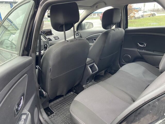 Черный Рено Меган, объемом двигателя 1.5 л и пробегом 220 тыс. км за 9400 $, фото 9 на Automoto.ua