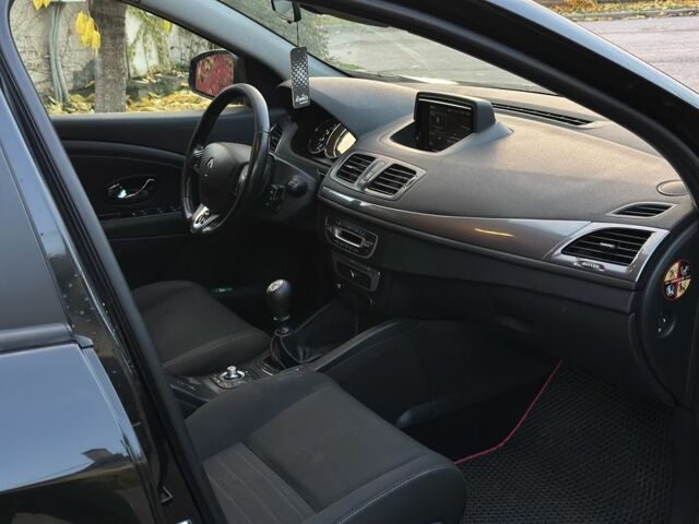 Черный Рено Меган, объемом двигателя 1.5 л и пробегом 200 тыс. км за 7600 $, фото 11 на Automoto.ua