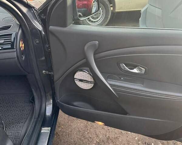 Черный Рено Меган, объемом двигателя 1.5 л и пробегом 256 тыс. км за 8800 $, фото 20 на Automoto.ua