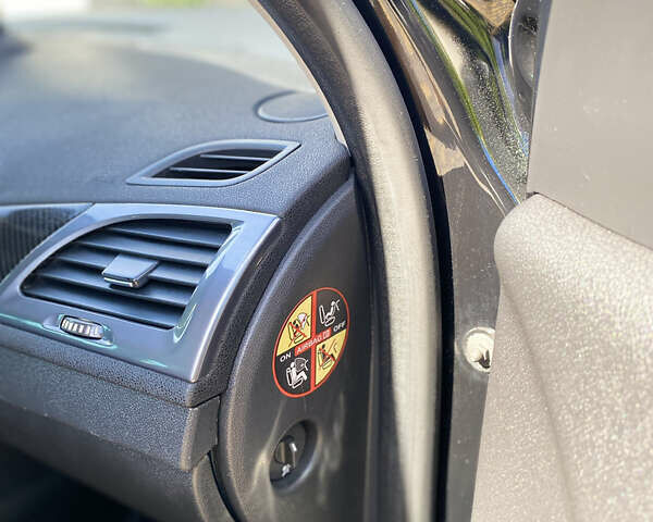 Черный Рено Меган, объемом двигателя 1.5 л и пробегом 230 тыс. км за 10480 $, фото 35 на Automoto.ua