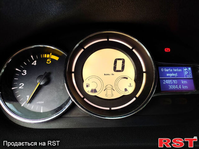 Черный Рено Меган, объемом двигателя 1.5 л и пробегом 250 тыс. км за 8700 $, фото 9 на Automoto.ua