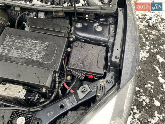 Черный Рено Меган, объемом двигателя 1.6 л и пробегом 243 тыс. км за 8450 $, фото 30 на Automoto.ua