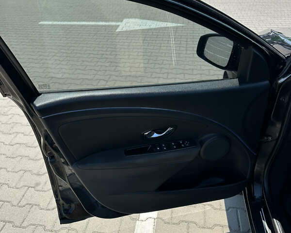 Чорний Рено Меган, об'ємом двигуна 1.46 л та пробігом 307 тис. км за 7950 $, фото 3 на Automoto.ua