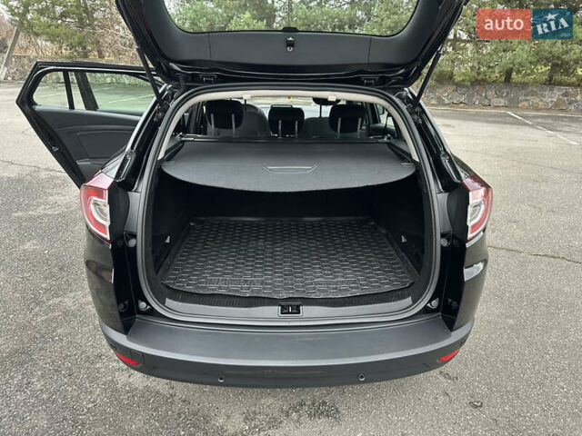 Чорний Рено Меган, об'ємом двигуна 1.46 л та пробігом 266 тис. км за 7700 $, фото 8 на Automoto.ua