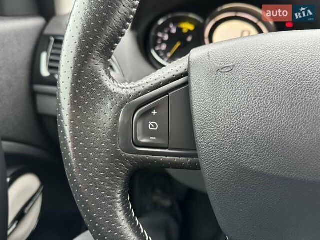 Черный Рено Меган, объемом двигателя 1.5 л и пробегом 205 тыс. км за 11150 $, фото 29 на Automoto.ua