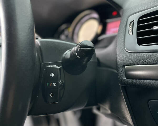 Черный Рено Меган, объемом двигателя 1.46 л и пробегом 284 тыс. км за 8100 $, фото 42 на Automoto.ua