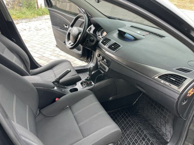 Черный Рено Меган, объемом двигателя 1.5 л и пробегом 294 тыс. км за 7999 $, фото 20 на Automoto.ua