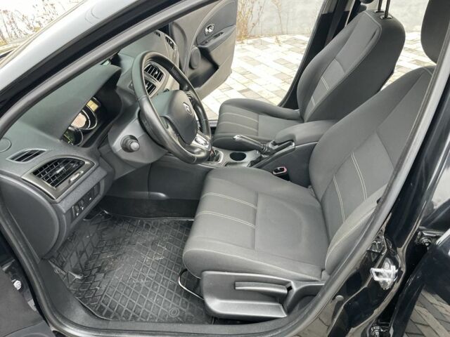 Черный Рено Меган, объемом двигателя 1.5 л и пробегом 294 тыс. км за 7999 $, фото 11 на Automoto.ua