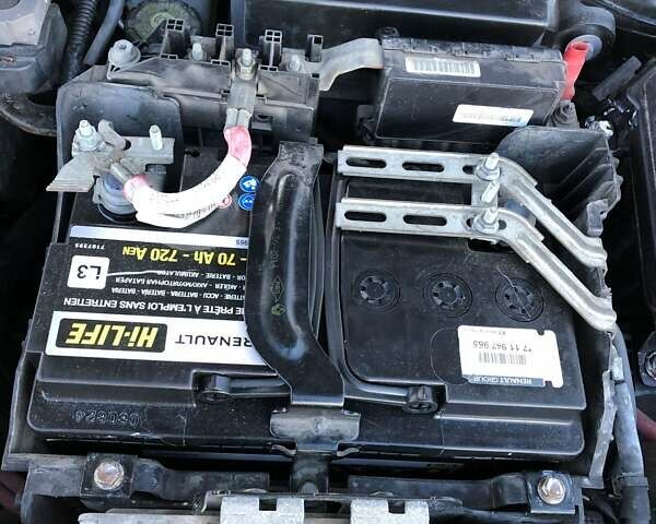 Черный Рено Меган, объемом двигателя 1.5 л и пробегом 259 тыс. км за 8300 $, фото 20 на Automoto.ua