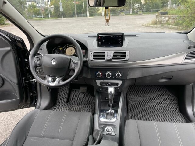 Черный Рено Меган, объемом двигателя 1.5 л и пробегом 260 тыс. км за 7700 $, фото 10 на Automoto.ua