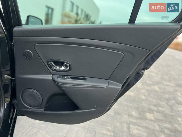 Черный Рено Меган, объемом двигателя 1.6 л и пробегом 221 тыс. км за 10900 $, фото 17 на Automoto.ua