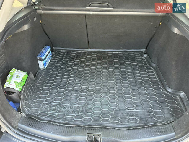 Чорний Рено Меган, об'ємом двигуна 1.46 л та пробігом 307 тис. км за 7950 $, фото 15 на Automoto.ua