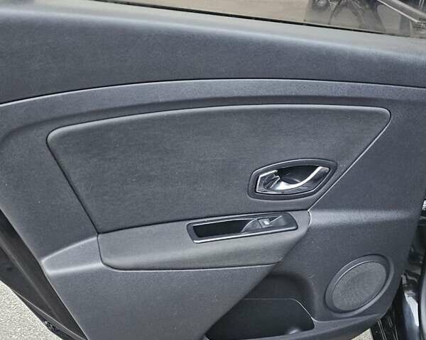 Чорний Рено Меган, об'ємом двигуна 1.46 л та пробігом 310 тис. км за 4500 $, фото 17 на Automoto.ua