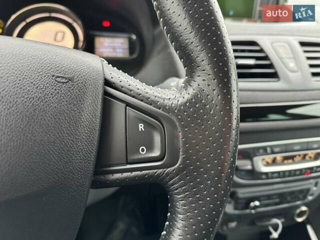 Черный Рено Меган, объемом двигателя 1.5 л и пробегом 205 тыс. км за 11150 $, фото 30 на Automoto.ua