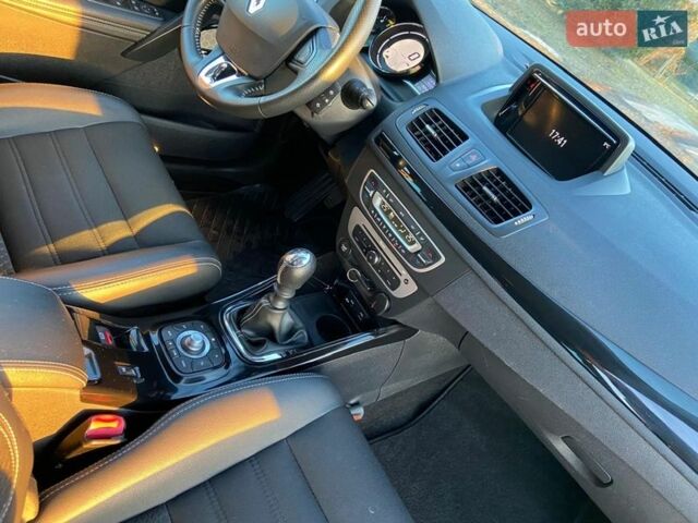 Черный Рено Меган, объемом двигателя 1.5 л и пробегом 255 тыс. км за 10600 $, фото 14 на Automoto.ua
