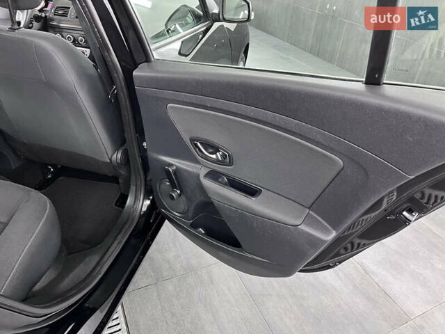 Чорний Рено Меган, об'ємом двигуна 1.6 л та пробігом 128 тис. км за 8900 $, фото 64 на Automoto.ua