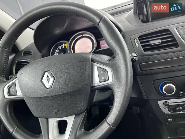 Чорний Рено Меган, об'ємом двигуна 1.6 л та пробігом 128 тис. км за 8900 $, фото 52 на Automoto.ua