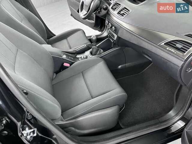 Чорний Рено Меган, об'ємом двигуна 1.6 л та пробігом 128 тис. км за 8900 $, фото 68 на Automoto.ua