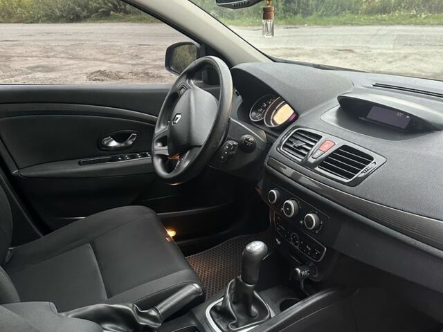 Чорний Рено Меган, об'ємом двигуна 2 л та пробігом 247 тис. км за 6500 $, фото 6 на Automoto.ua