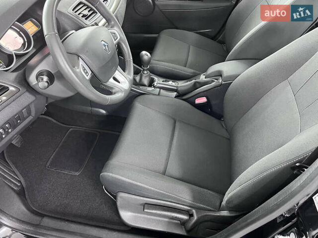 Чорний Рено Меган, об'ємом двигуна 1.6 л та пробігом 128 тис. км за 8900 $, фото 49 на Automoto.ua