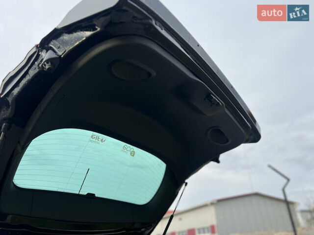 Черный Рено Меган, объемом двигателя 1.6 л и пробегом 221 тыс. км за 10900 $, фото 11 на Automoto.ua