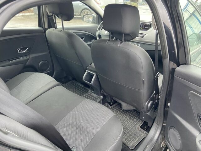 Черный Рено Меган, объемом двигателя 1.5 л и пробегом 220 тыс. км за 9400 $, фото 11 на Automoto.ua