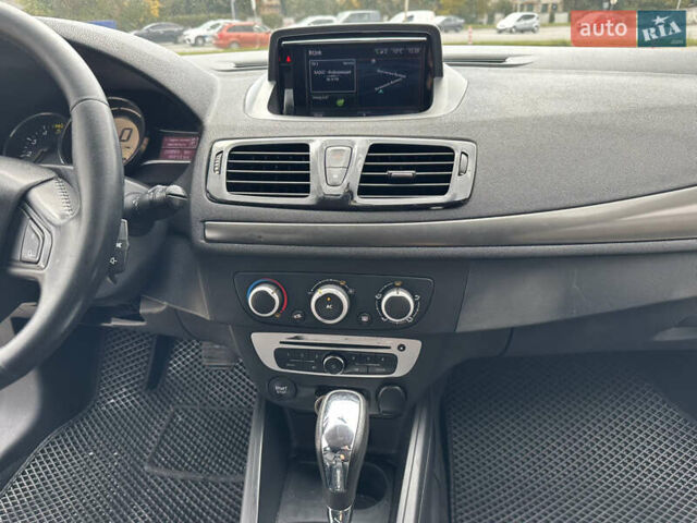 Черный Рено Меган, объемом двигателя 1.46 л и пробегом 260 тыс. км за 7700 $, фото 17 на Automoto.ua