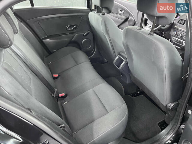 Чорний Рено Меган, об'ємом двигуна 1.6 л та пробігом 128 тис. км за 8900 $, фото 74 на Automoto.ua