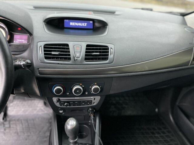 Черный Рено Меган, объемом двигателя 1.5 л и пробегом 294 тыс. км за 7999 $, фото 22 на Automoto.ua