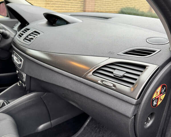 Черный Рено Меган, объемом двигателя 1.5 л и пробегом 101 тыс. км за 9499 $, фото 69 на Automoto.ua