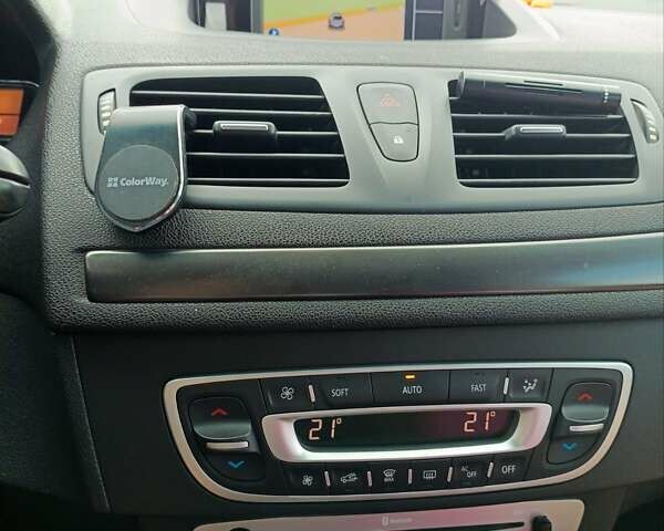 Черный Рено Меган, объемом двигателя 1.46 л и пробегом 230 тыс. км за 10000 $, фото 20 на Automoto.ua