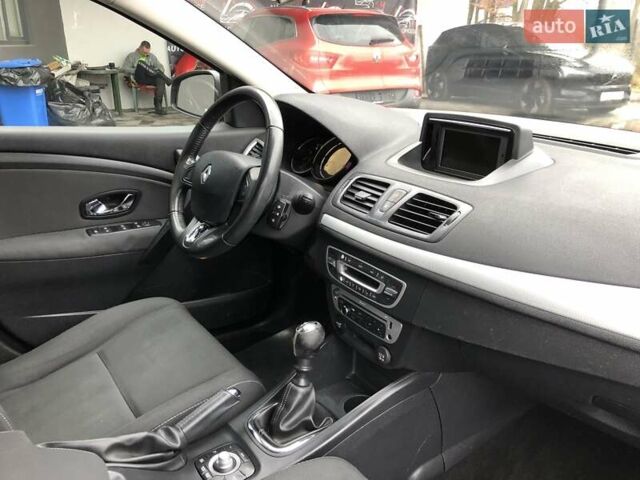 Черный Рено Меган, объемом двигателя 1.5 л и пробегом 185 тыс. км за 7600 $, фото 17 на Automoto.ua