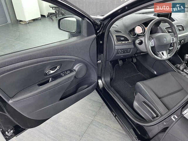 Чорний Рено Меган, об'ємом двигуна 1.6 л та пробігом 128 тис. км за 8900 $, фото 64 на Automoto.ua