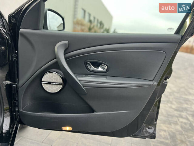 Черный Рено Меган, объемом двигателя 1.6 л и пробегом 221 тыс. км за 10900 $, фото 18 на Automoto.ua