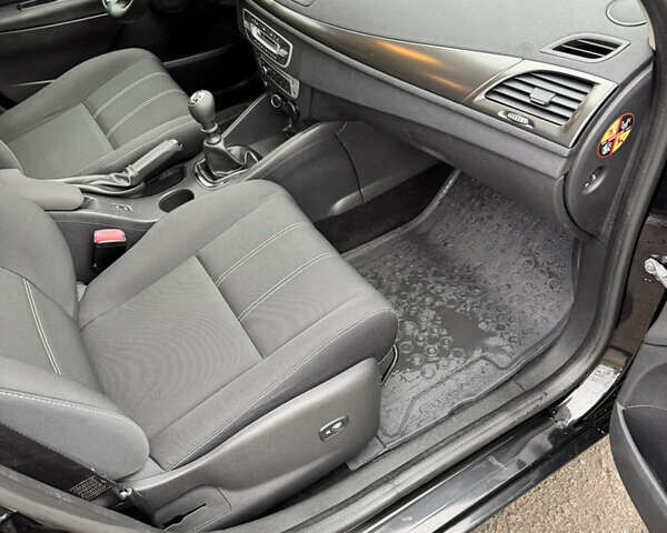 Черный Рено Меган, объемом двигателя 1.5 л и пробегом 101 тыс. км за 9499 $, фото 63 на Automoto.ua