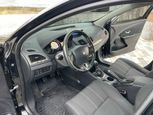 Черный Рено Меган, объемом двигателя 1.5 л и пробегом 294 тыс. км за 7999 $, фото 12 на Automoto.ua