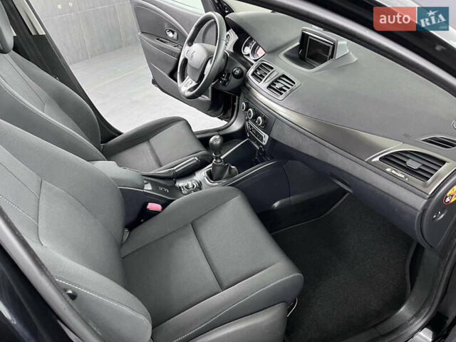 Чорний Рено Меган, об'ємом двигуна 1.6 л та пробігом 128 тис. км за 8900 $, фото 69 на Automoto.ua