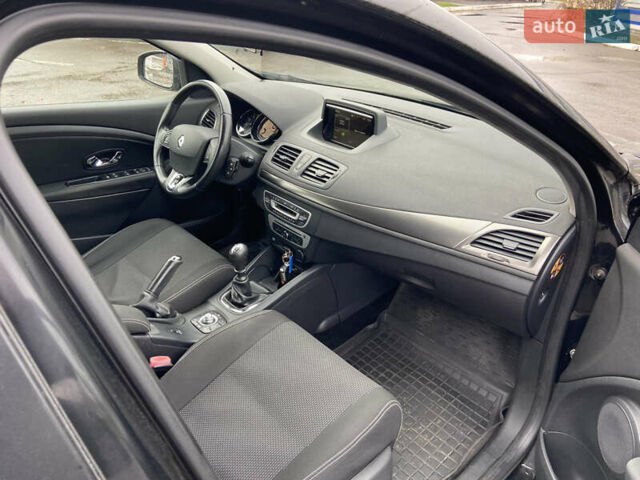 Черный Рено Меган, объемом двигателя 1.5 л и пробегом 220 тыс. км за 9400 $, фото 12 на Automoto.ua