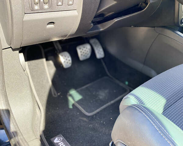 Черный Рено Меган, объемом двигателя 1.5 л и пробегом 230 тыс. км за 10480 $, фото 24 на Automoto.ua