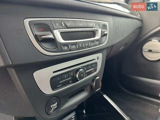 Черный Рено Меган, объемом двигателя 1.6 л и пробегом 221 тыс. км за 10900 $, фото 26 на Automoto.ua