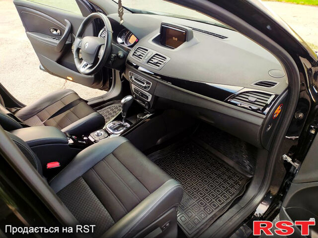 Черный Рено Меган, объемом двигателя 1.5 л и пробегом 250 тыс. км за 8700 $, фото 7 на Automoto.ua